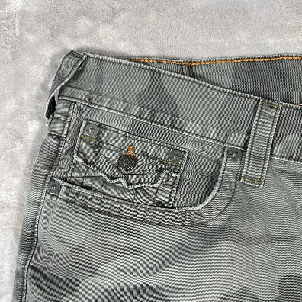 True Religion Ricky Jean Short Men 40 Camo Frayed Flap Pocket Jorts Y2K Made USA